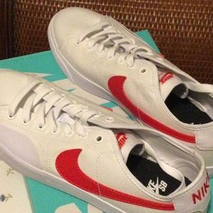 New Nike SB BLZR court shoes white/red